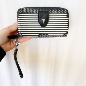 STELLA & DOT MADISON TECH WALLET BLACK/WHITE